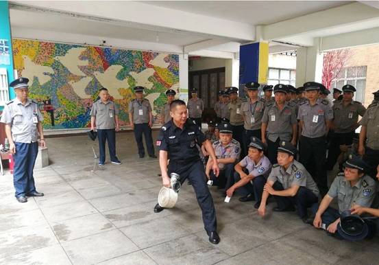 長沙紅光保安服務(wù)有限公司,長沙安保服務(wù),長沙安全服務(wù),長沙非武裝押運(yùn),勞務(wù)派遣服務(wù)