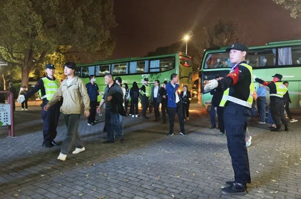 長沙紅光保安服務(wù)有限公司,長沙安保服務(wù),長沙安全服務(wù),長沙非武裝押運,勞務(wù)派遣服務(wù)