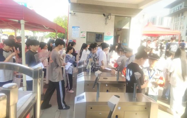 長沙紅光保安服務(wù)有限公司,長沙安保服務(wù),長沙安全服務(wù),長沙非武裝押運(yùn),勞務(wù)派遣服務(wù)