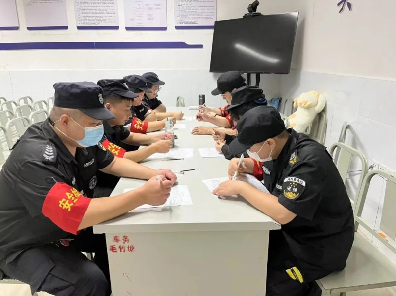 長沙紅光保安服務(wù)有限公司,長沙安保服務(wù),長沙安全服務(wù),長沙非武裝押運(yùn),勞務(wù)派遣服務(wù)